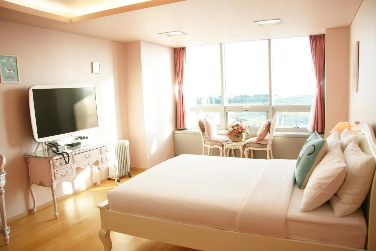 Incheon Airport Capsule Hotel No.1 Apartment